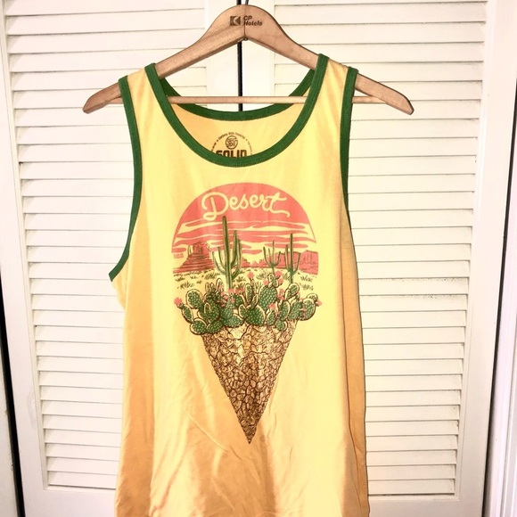 3 Medium Graphic Tshirts - Picture 9 of 10